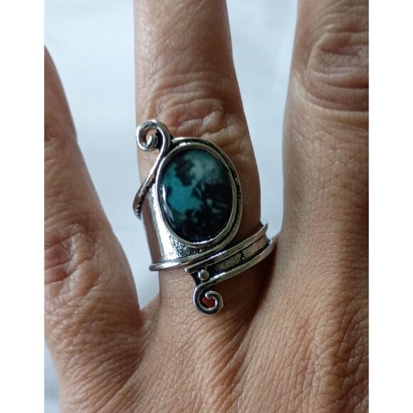 Vintage Style Synthetic Turquoise Ring Adjustable Silvertone NIB Gift Box - Picture 1 of 4
